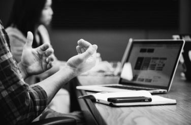 Sito Web AI per il B2B: come funziona, vantaggi e come integrare un assistente digitale header website e1702895897191 38bd9670