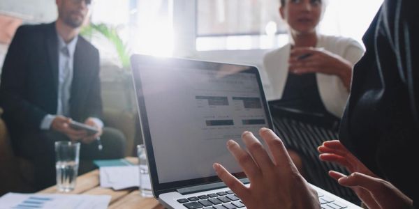 Caso di studio Assistente AI conversazionale Iris Ceramica anteprima cybertec 6f99e460